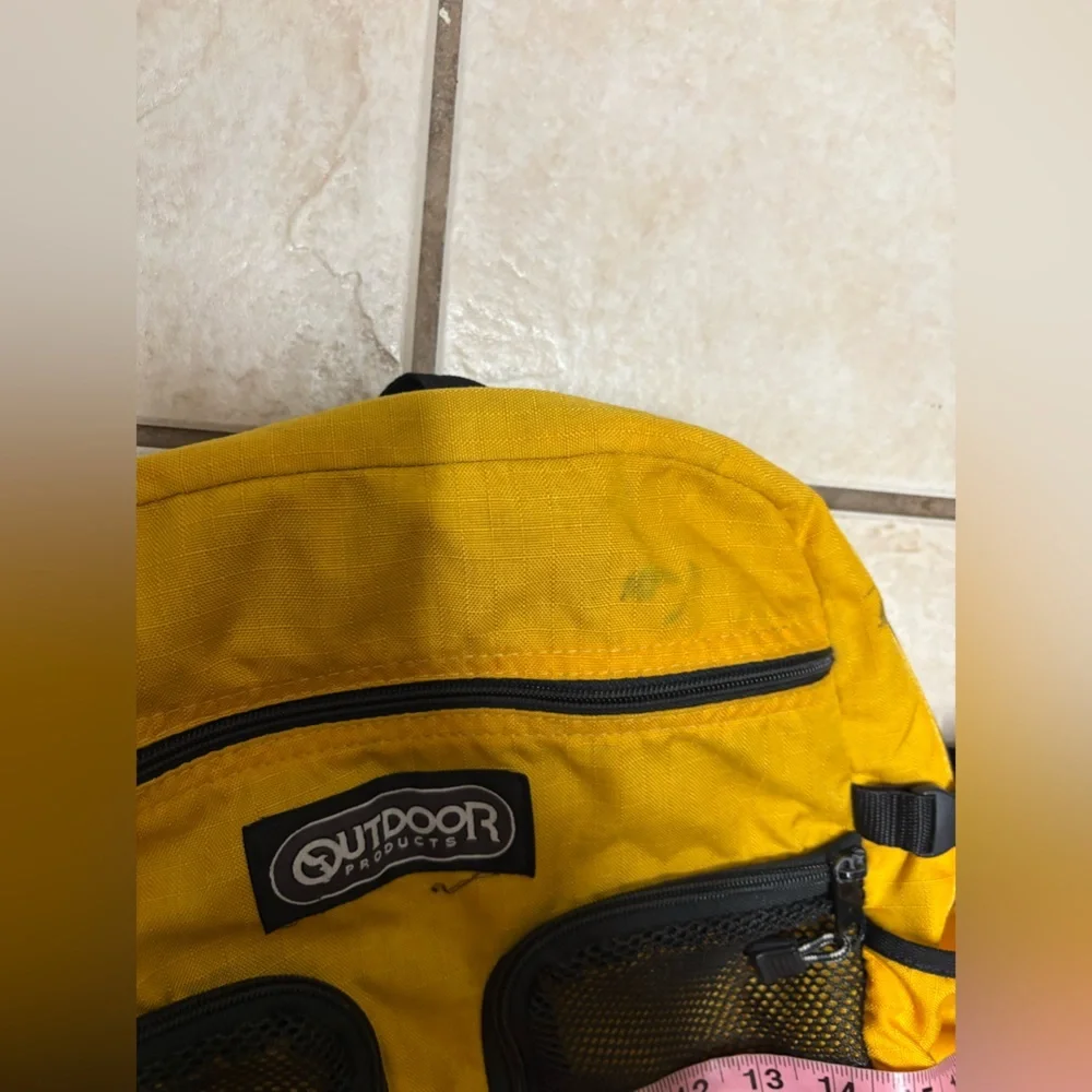 VTG Outdoor Product backpack yellow black hiking outdoors